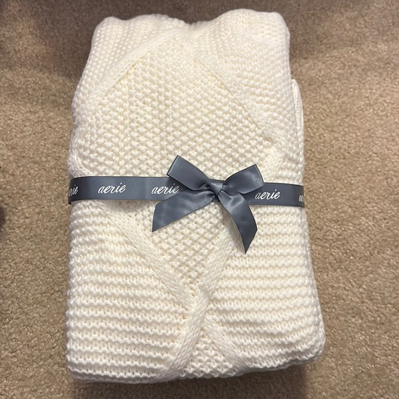 aerie Other - ⚡️NWT⚡️ Aerie Blanket